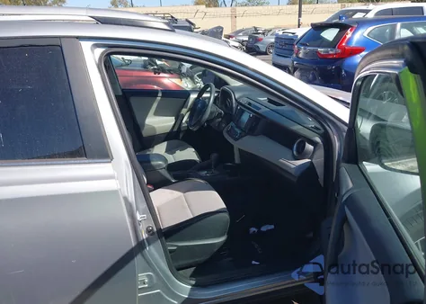 2016 Toyota Rav4 Xle z USA, uszkodzony, nr VIN 2T3WFREV4GW298401